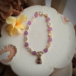 Lavender beaded with dragon pearl claw charm bracelet~ 7 inches long